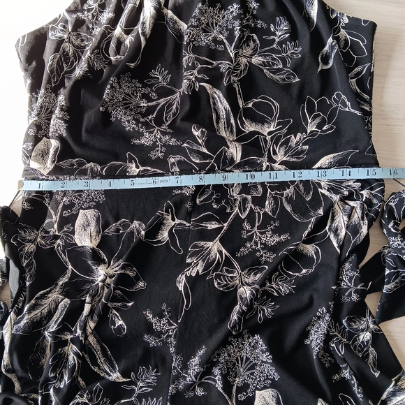 NEW White House Black Market Jacquelyn Floral Black Jumpsuit Crop Chain Detail 8 - Picture 9 of 16